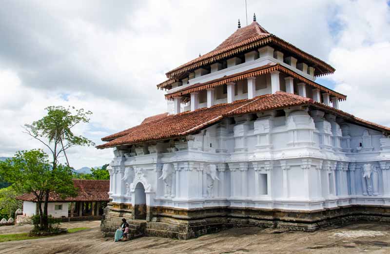 Lankathilaka Viharaya